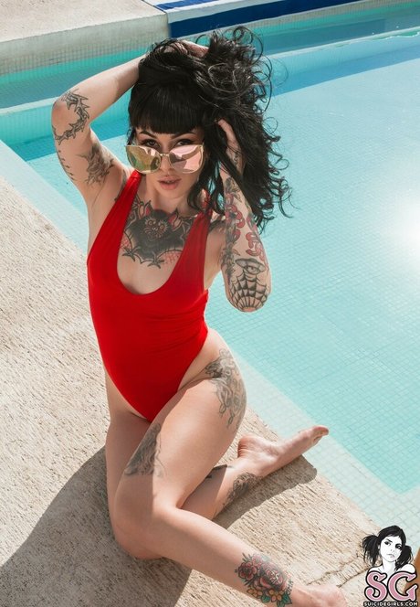 Arson NurlyFans-Brüste