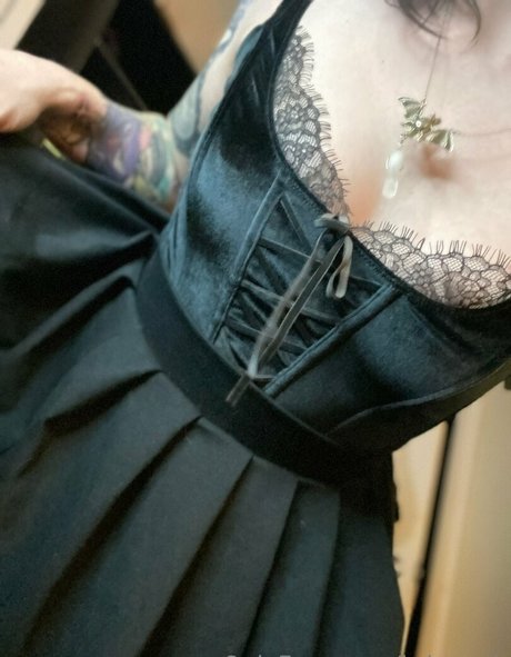 brieowth OnlyFans Brüste Bild