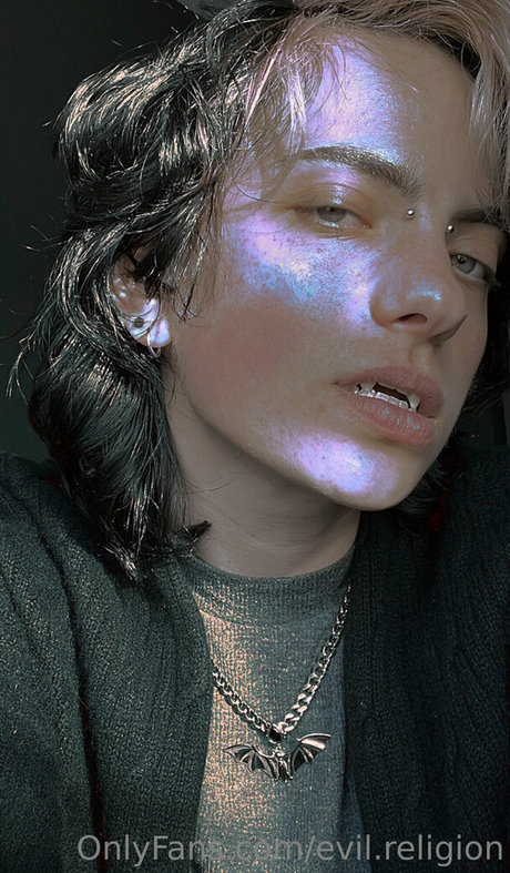 evil religion OnlyFans Nacktbilder