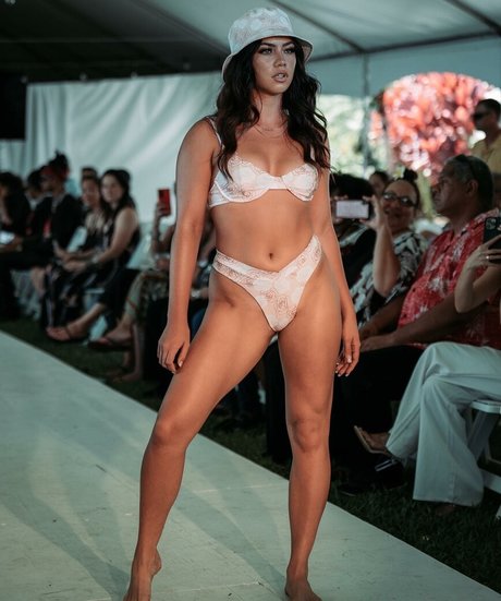 Kama Dung OnlyFans Lesbisch