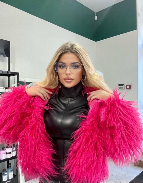 emmilee xx OnlyFans Bilder