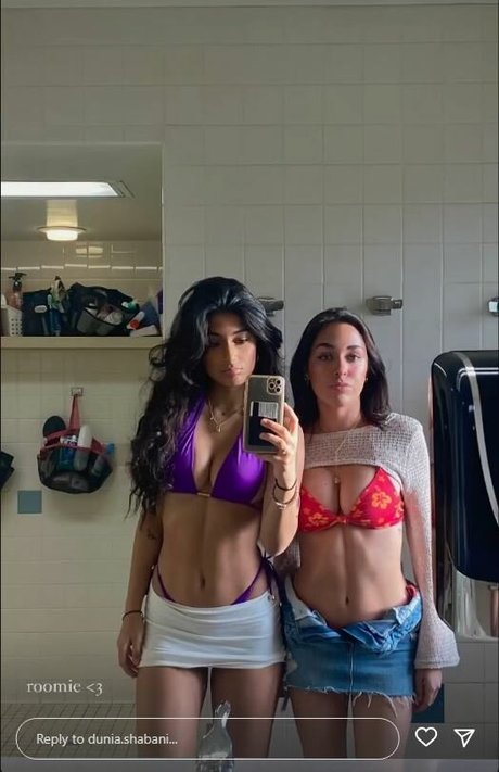 Donya Shabani OnlyFans-Bilder