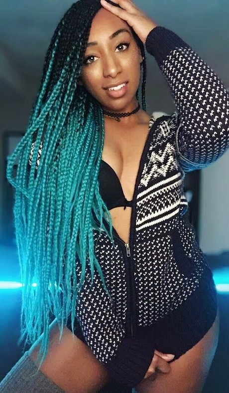 meowster OnlyFans Striptease