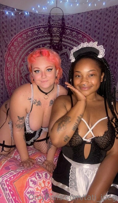 tati jpeg OnlyFans Model Fotos