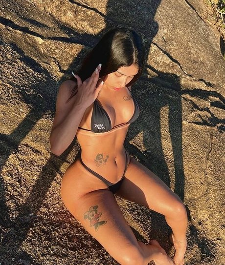 Hillary Fabii Leak von OnlyFans Pornografie