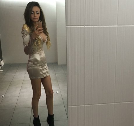 Kalina Balimezova OnlyFans Strip