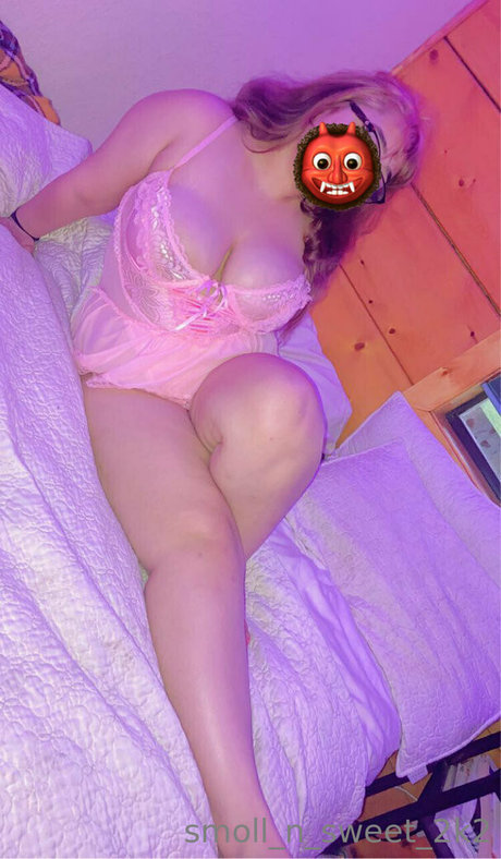 smoll n sweet 2k2 OnlyFans geleakte Brüste