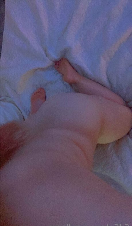 smoll n sweet 2k2 OnlyFans
