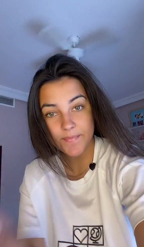 Anneris18 Nacktpornos auf OnlyFans