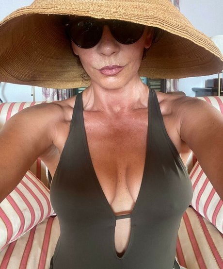 Catherine Zeta Jones OnlyFans Leaks Gratis