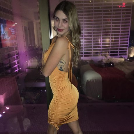 Emmily Mello Nacktbilder von OnlyFans