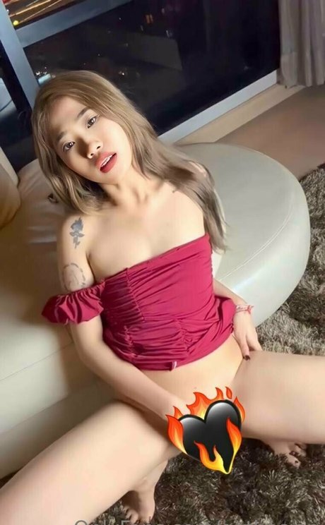 gothasian OnlyFans Model Bilder