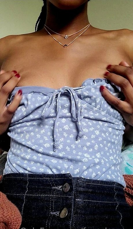 freeebonee OnlyFans Inhalte