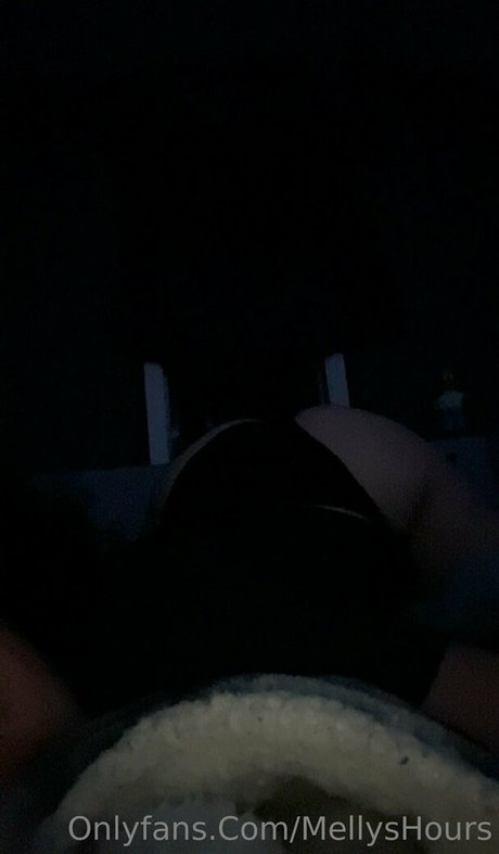 mellyshours Strip OnlyFans