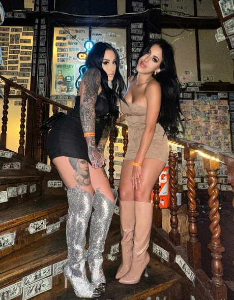 rosechevelle OnlyFans Bilder