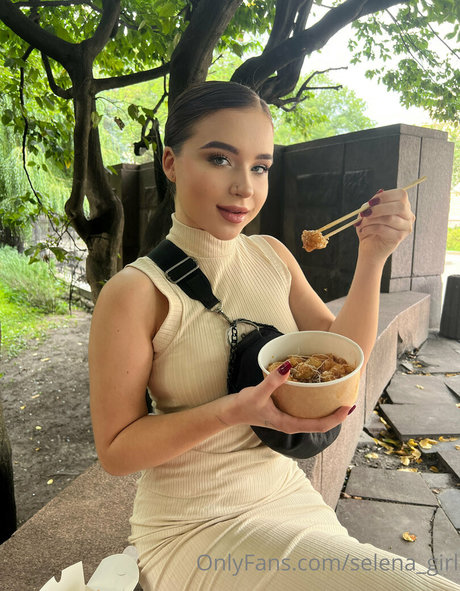 selena girl Bilder OnlyFans