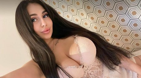 lusty princess OnlyFans schlank