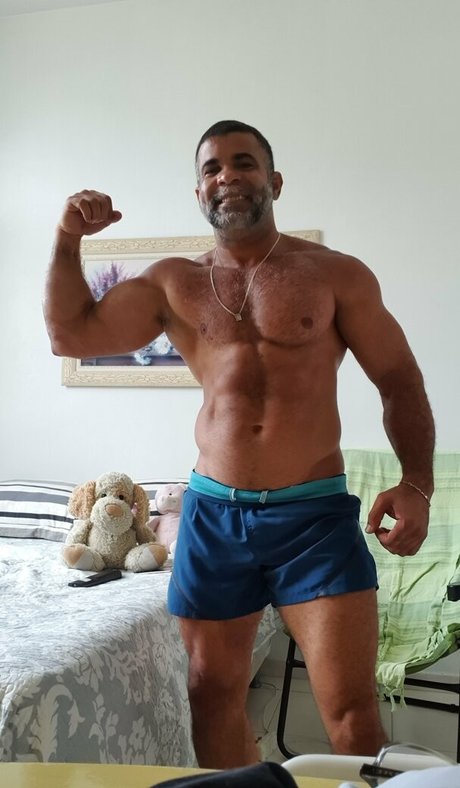 jorginhokarioka21 OnlyFans Striptease