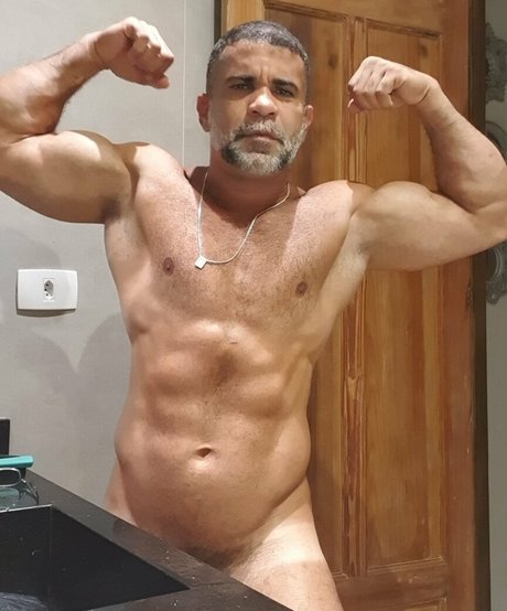 jorginhokarioka21 OnlyFans Bilder