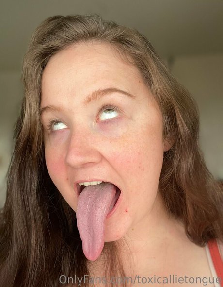 toxicallietongue OnlyFans-Leaks