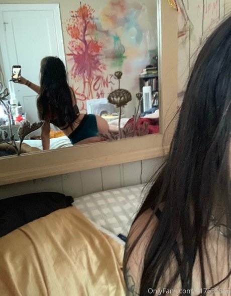 velvetmuerte Bilder OnlyFans