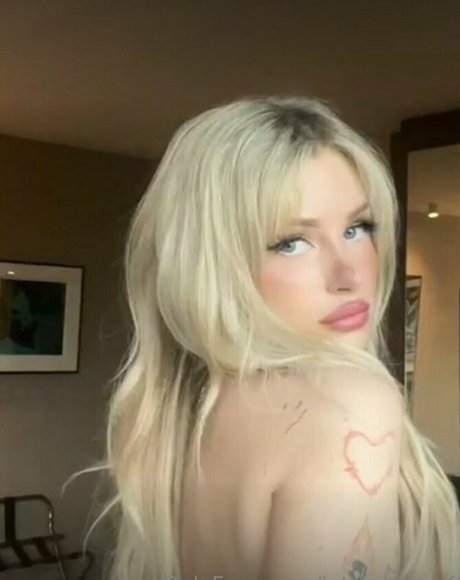 lottiemossof Nackt auf OnlyFans Leaks