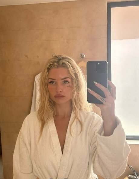 lottiemossof OnlyFans Leak