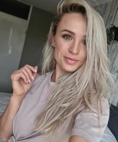 Larissa Van Meerten OnlyFans Bilder