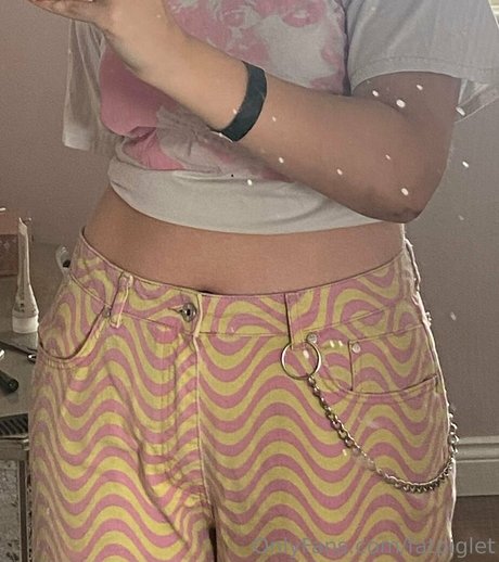 pr3ttyp1ggy Füße OnlyFans