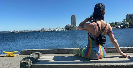 misshelenalue OnlyFans Nacktbilder