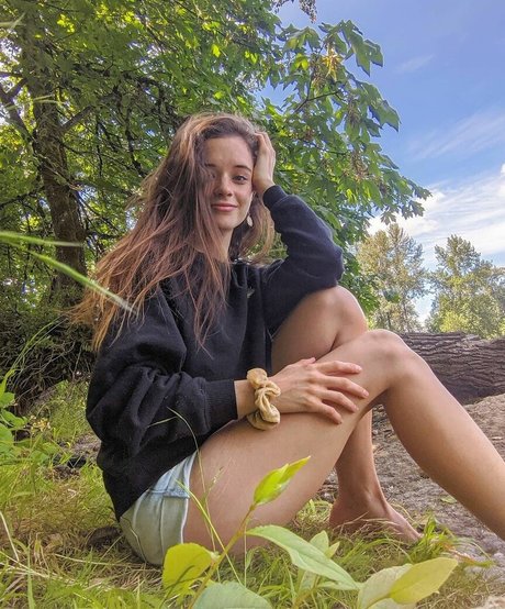 A Bit Rebecca OnlyFans Mega