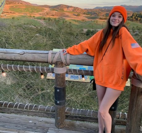 A Bit Rebecca OnlyFans Model Fotos