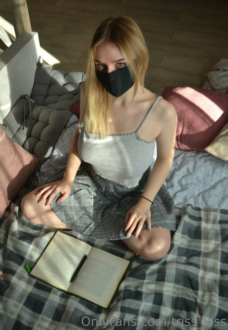 triss kiss OnlyFans schlank