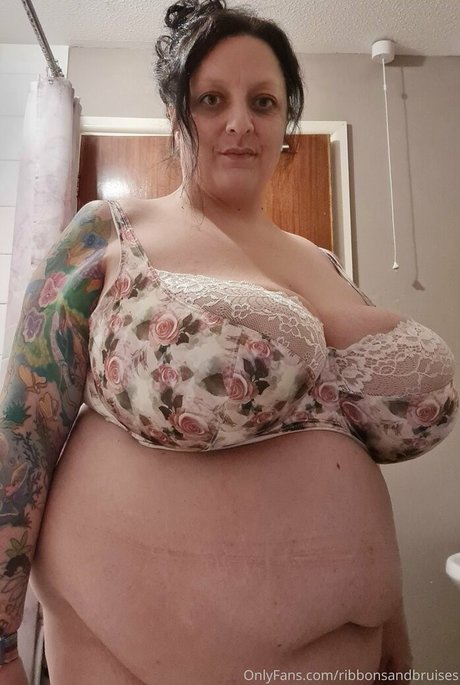 ribbonsandbruises Nacktbilder von OnlyFans