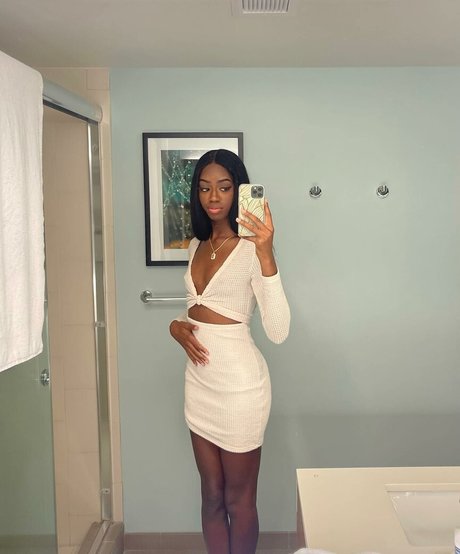 Luhmulaa OnlyFans Brüste Bild