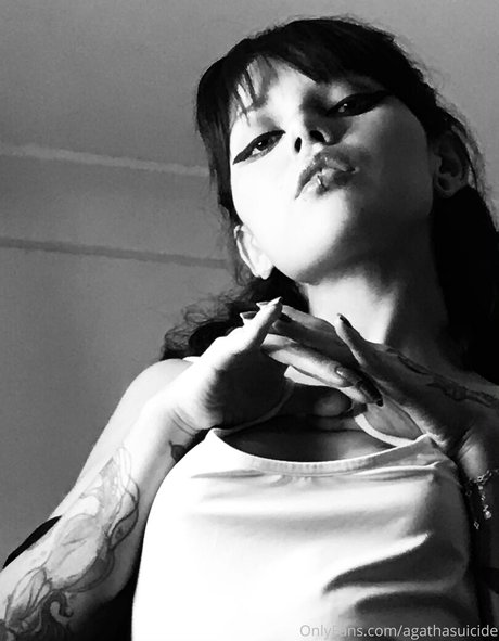 blvckchxrry Leak von OnlyFans Pornografie