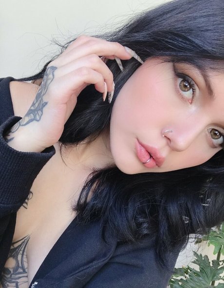 blvckchxrry OnlyFans-Leaks