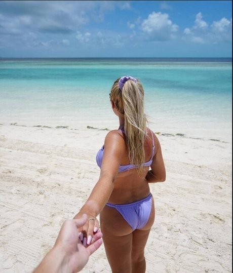 Chelsea Kreiner OnlyFans schlank