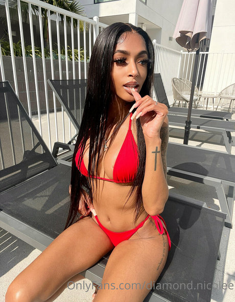 diamond nicolee OnlyFans Strip