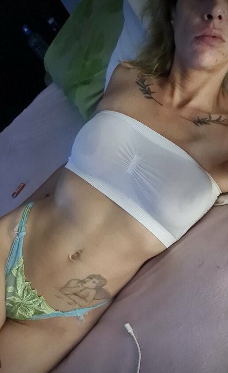 Aritana Maroni Nacktbilder von OnlyFans