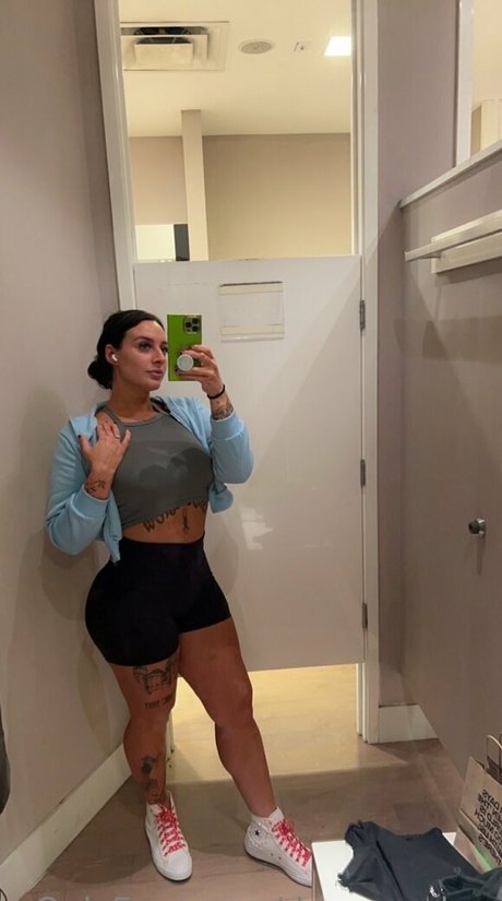 Demoncakes Nackt auf OnlyFans