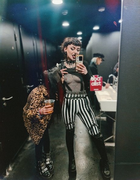 LittleDemonWitch Oben ohne OnlyFans