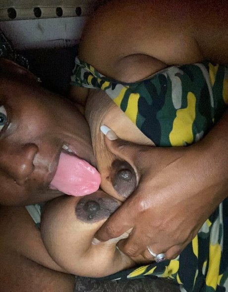 cheekiifemme OnlyFans-Model