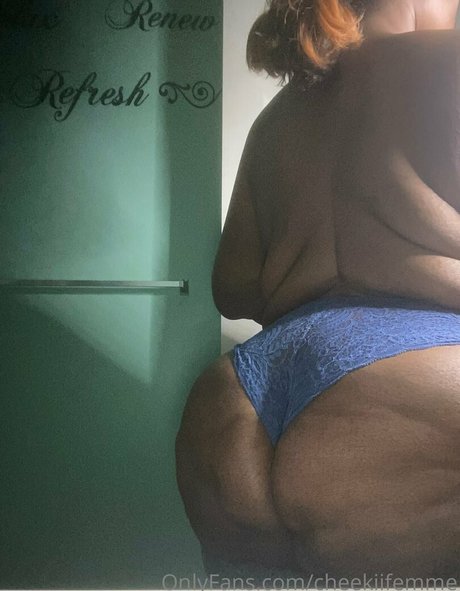 cheekiifemme Nackt auf OnlyFans