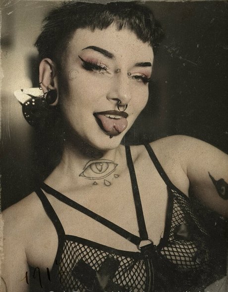 littledemonwitchfree Nacktbilder geleakt OnlyFans