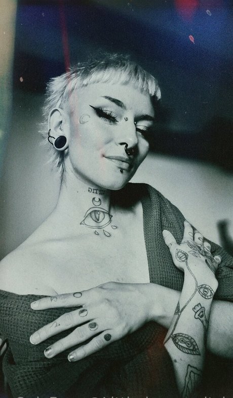 littledemonwitchfree OnlyFans Pornografie