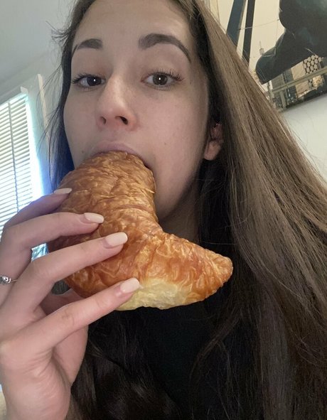 freegoddessmia OnlyFans Striptease