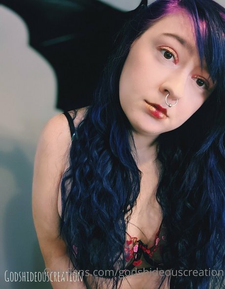 godshideouscreation OnlyFans geleakt.