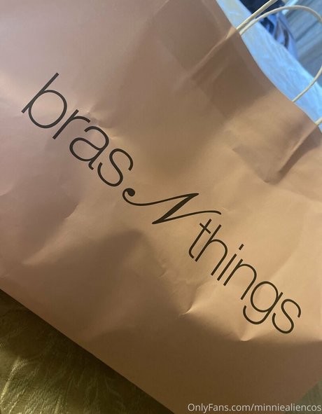 minniealiencos OnlyFans-Bilder geleakt