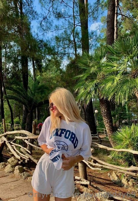 evaholiday69 OnlyFans schlank